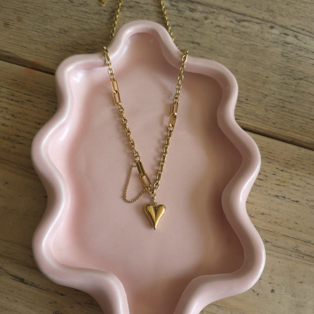 Goudkleurige hartjesketting van stainless steel
