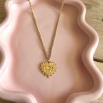 Goudkleurige schakelketting met hartvormige oog hanger – Studio Glow Jewels