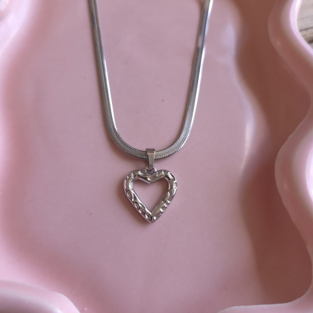 https://studioglowjewels.nl/wp-admin/edit.php?post_type=page